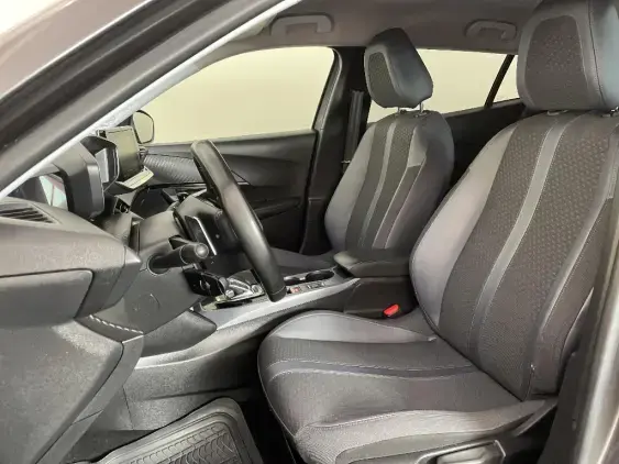 PEUGEOT 2008 II - voiture d'occasion - Photo 18