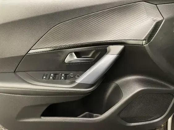 PEUGEOT 2008 II - voiture d'occasion - Photo 19