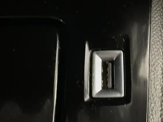 PEUGEOT 2008 II - voiture d'occasion - Photo 21