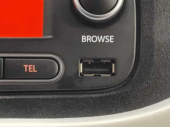 RENAULT TWINGO III - voiture d'occasion - Photo 21