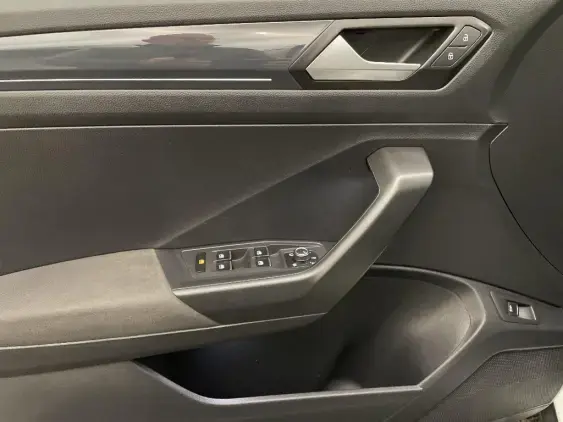 VOLKSWAGEN T-ROC - voiture d'occasion - Photo 19