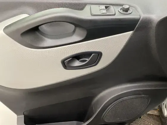 RENAULT TRAFIC III - voiture d'occasion - Photo 19