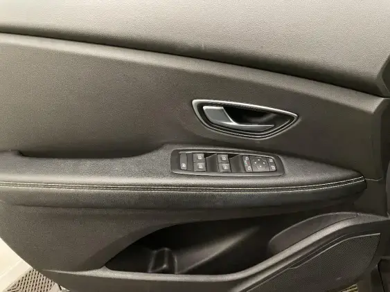 RENAULT SCENIC IV - voiture d'occasion - Photo 19