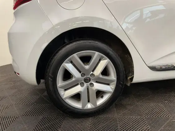 RENAULT CLIO V - voiture d'occasion - Photo 25