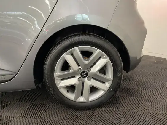 RENAULT CLIO V - voiture d'occasion - Photo 24