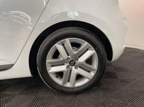 RENAULT CLIO V - voiture d'occasion - Photo 24