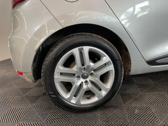 RENAULT CLIO IV - voiture d'occasion - Photo 25