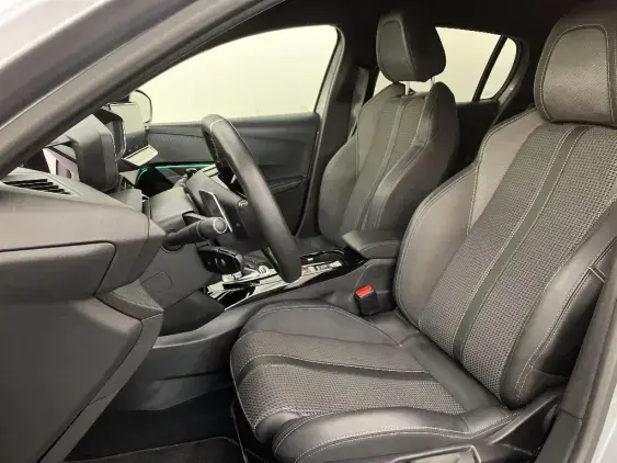 PEUGEOT 208 II - voiture d'occasion - Photo 18