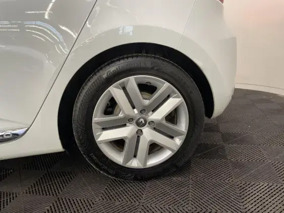 RENAULT CLIO V - voiture d'occasion - Photo 24