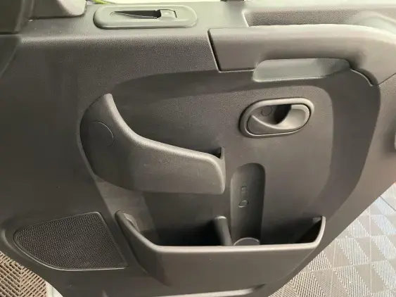 RENAULT MASTER III - voiture d'occasion - Photo 20