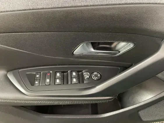 PEUGEOT 308 III - voiture d'occasion - Photo 17