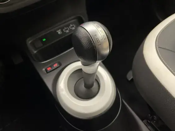 RENAULT TWINGO ELECTRIQUE III - voiture d'occasion - Photo 17