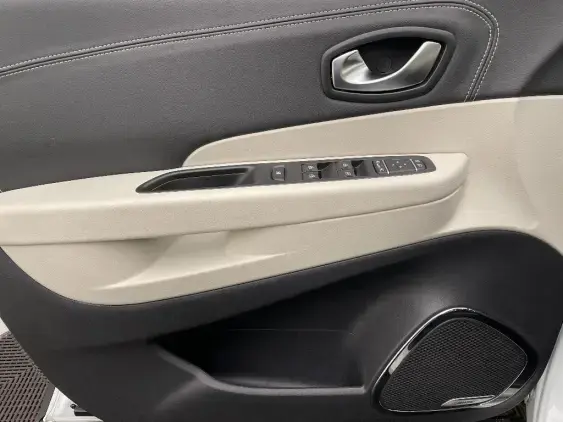 RENAULT CAPTUR - voiture d'occasion - Photo 19