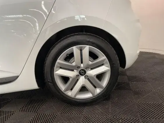 RENAULT CLIO V - voiture d'occasion - Photo 24