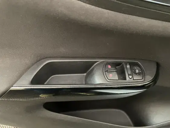OPEL CORSA E - voiture d'occasion - Photo 21