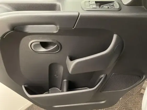 RENAULT MASTER FG III - voiture d'occasion - Photo 19