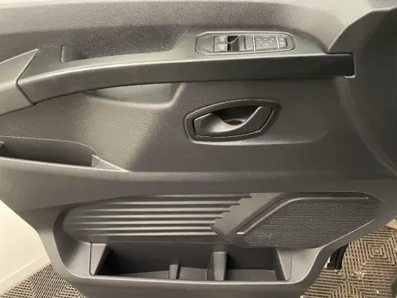 RENAULT TRAFIC FG III - voiture d'occasion - Photo 19