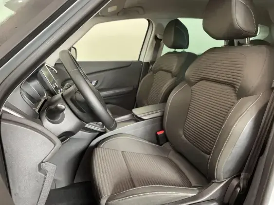 RENAULT SCENIC IV - voiture d'occasion - Photo 18