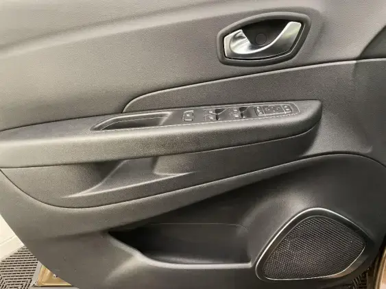 RENAULT CAPTUR - voiture d'occasion - Photo 19