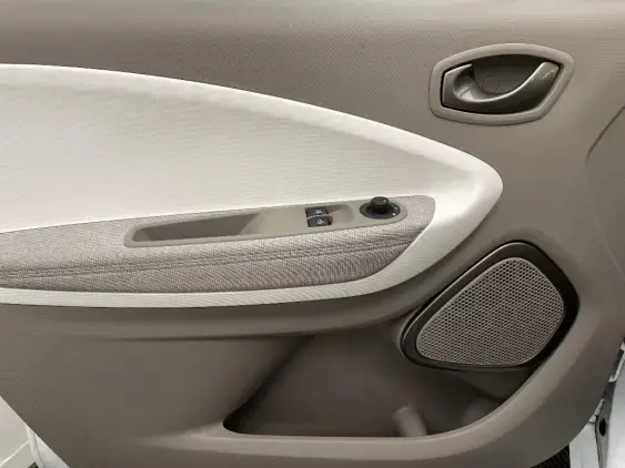 RENAULT ZOE - voiture d'occasion - Photo 19