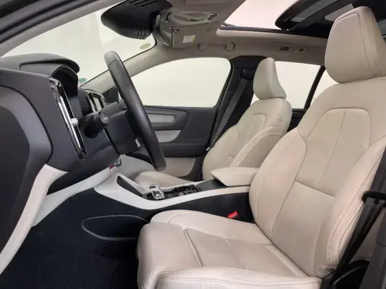 VOLVO XC40 - voiture d'occasion - Photo 18