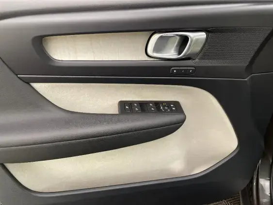 VOLVO XC40 - voiture d'occasion - Photo 19