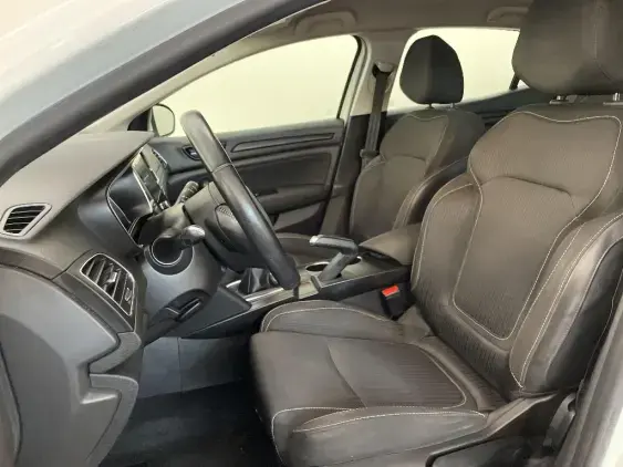 RENAULT MEGANE IV - voiture d'occasion - Photo 18