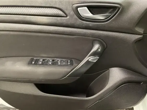 RENAULT MEGANE IV - voiture d'occasion - Photo 19