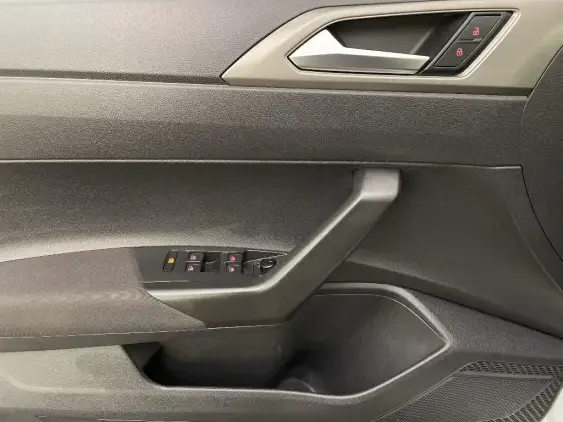 VOLKSWAGEN POLO VI - voiture d'occasion - Photo 19