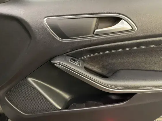 MERCEDES-BENZ CLASSE GLA - voiture d'occasion - Photo 20