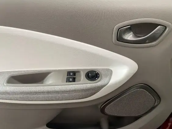 RENAULT ZOE - voiture d'occasion - Photo 17