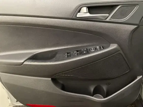 HYUNDAI TUCSON II - voiture d'occasion - Photo 19