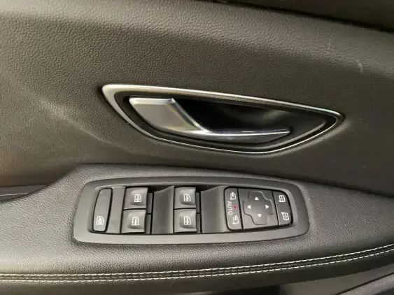 RENAULT SCENIC IV - voiture d'occasion - Photo 17