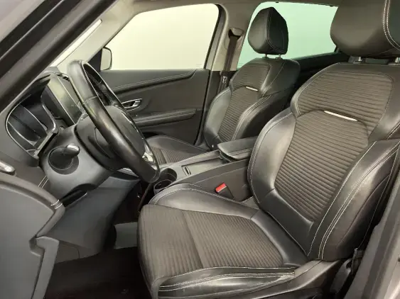 RENAULT SCENIC IV - voiture d'occasion - Photo 18