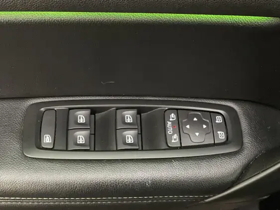 RENAULT MEGANE IV - voiture d'occasion - Photo 17