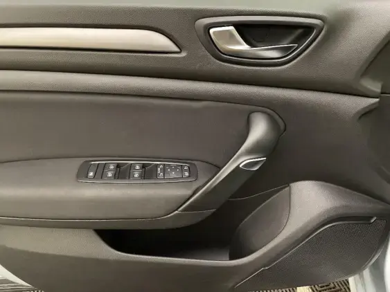 RENAULT MEGANE IV - voiture d'occasion - Photo 19