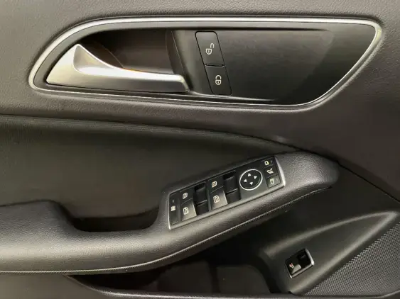 MERCEDES-BENZ CLASSE GLA - voiture d'occasion - Photo 17