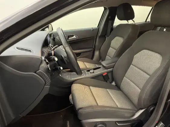 MERCEDES-BENZ CLASSE GLA - voiture d'occasion - Photo 18