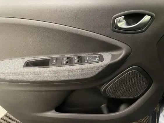 RENAULT ZOE - voiture d'occasion - Photo 19