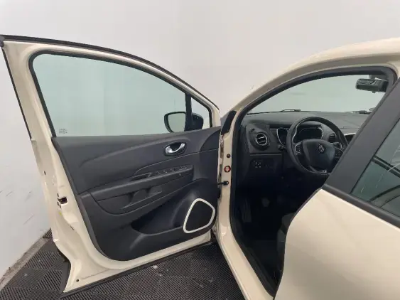 RENAULT CAPTUR - voiture d'occasion - Photo 18