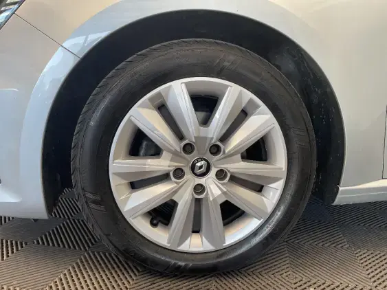 RENAULT MEGANE IV - voiture d'occasion - Photo 22