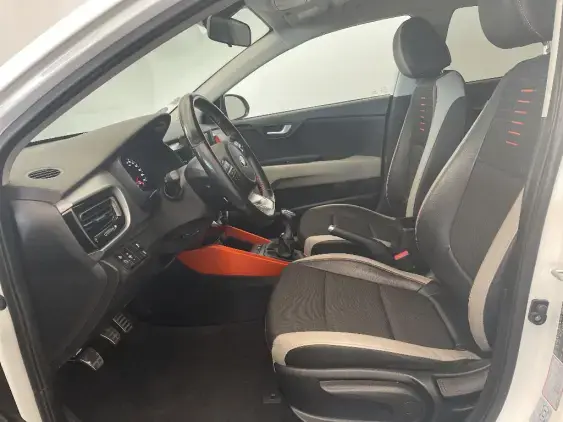 KIA STONIC - voiture d'occasion - Photo 17