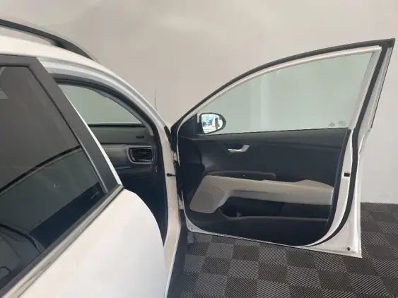 KIA STONIC - voiture d'occasion - Photo 19