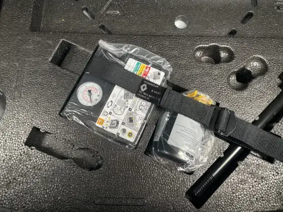 RENAULT CLIO V - voiture d'occasion - Photo 17