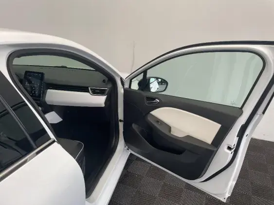 RENAULT CLIO V - voiture d'occasion - Photo 20