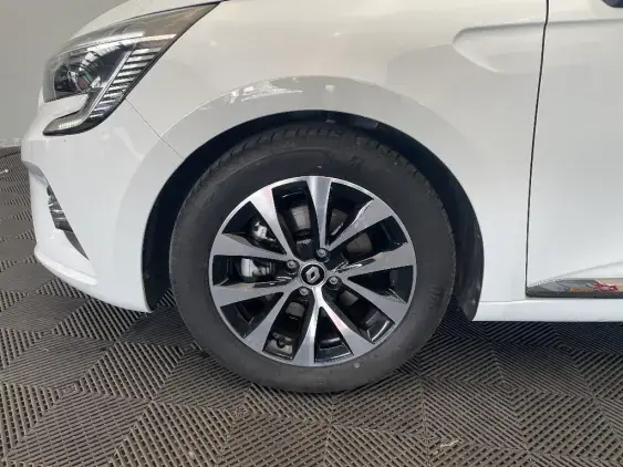 RENAULT CLIO V - voiture d'occasion - Photo 23