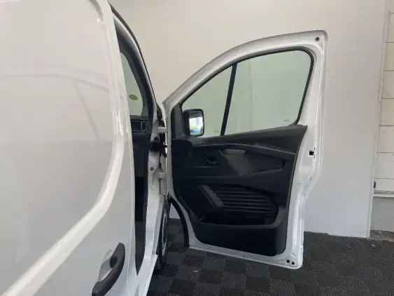 RENAULT TRAFIC FG III - voiture d'occasion - Photo 18