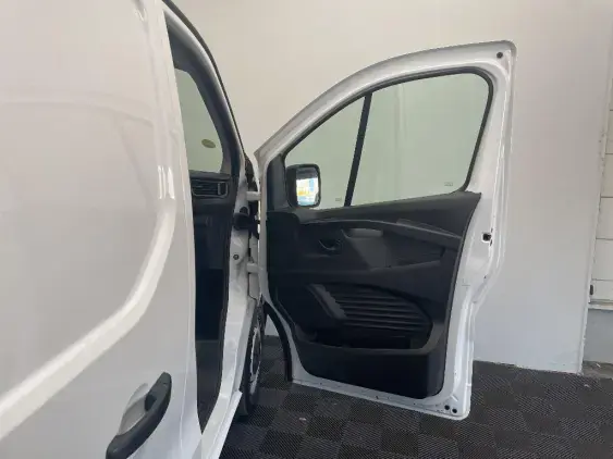 RENAULT TRAFIC FG III - voiture d'occasion - Photo 18