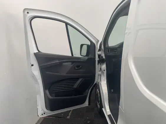 RENAULT TRAFIC FG III - voiture d'occasion - Photo 17