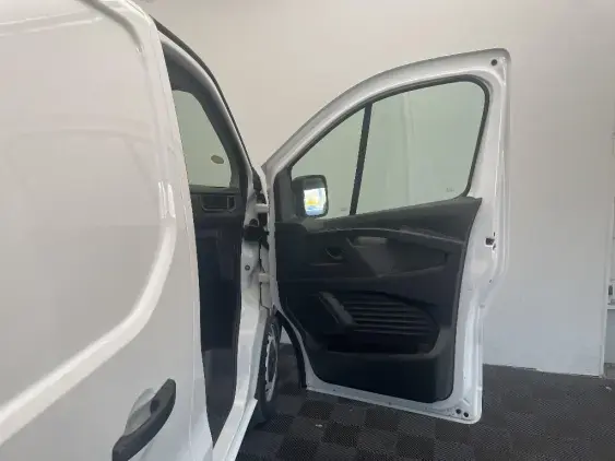 RENAULT TRAFIC FG III - voiture d'occasion - Photo 18